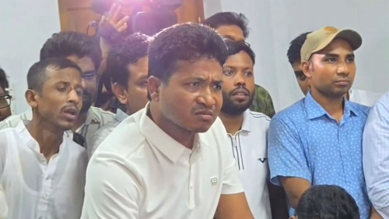 উপাচার্যকে উদ্দেশ্য করে কথা বললেন ঢাবি ছাত্রদল সভাপতি