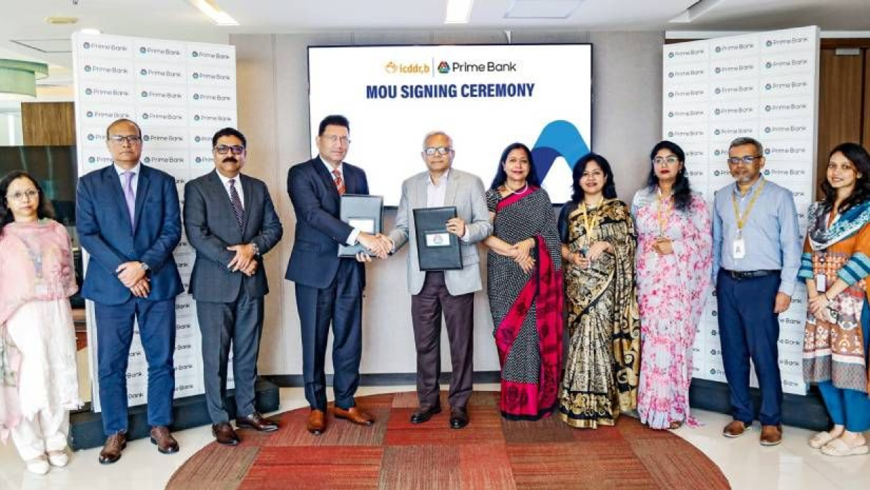 প্রাইম ব্যাংকের প্রধান নির্বাহী কর্মকর্তা হাসান ও. রশীদ এবং আইসিডিডিআরবির নির্বাহী পরিচালক ড. তাহমীদ আহমেদ চুক্তিতে স্বাক্ষর করেন