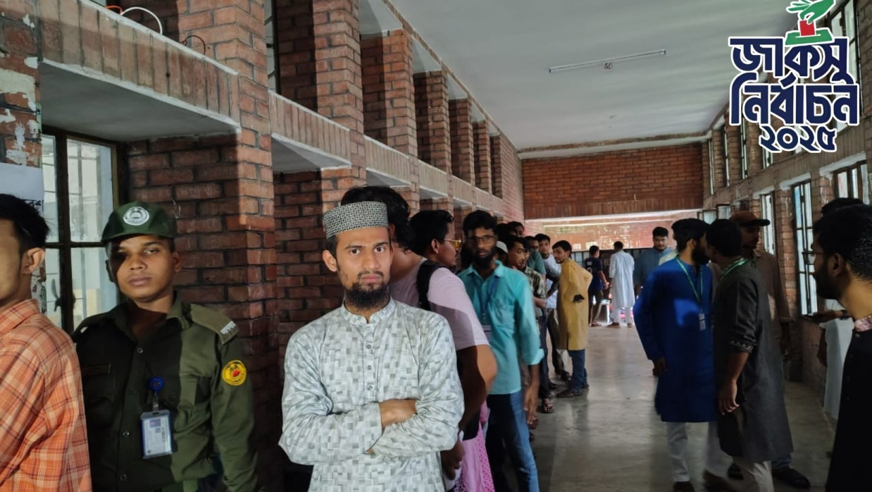 এক কেন্দ্রে ভোট শুরু হতে পৌনে এক ঘণ্টা দেরি