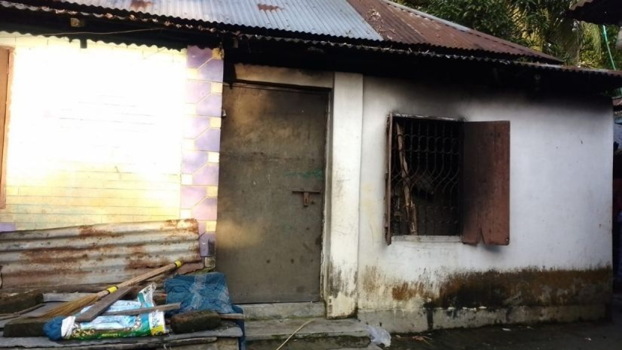 কুমিল্লায় বড় ভাইয়ের জায়গা দখল করে ঘর তোলার অভিযোগ উঠেছে