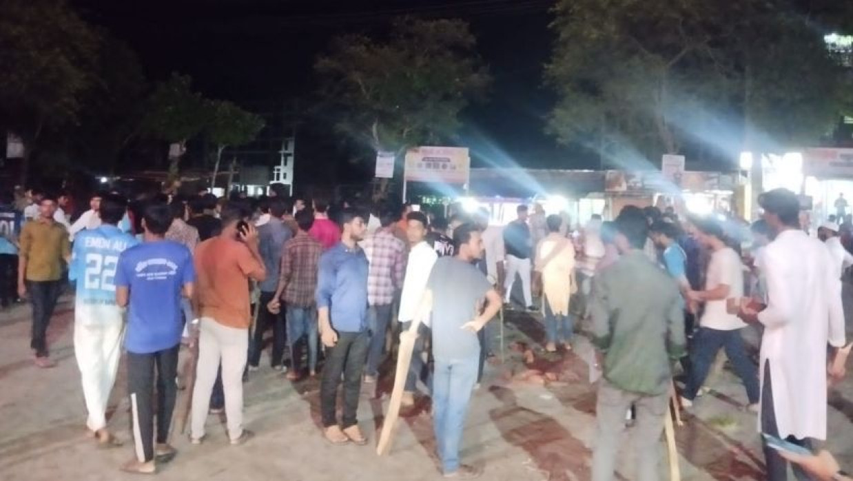  ‍শুক্রবার বরিশাল বিশ্ববিদ্যালয়ের শিক্ষার্থীদের মধ্যে সংঘর্ষের ঘটনা ঘটে