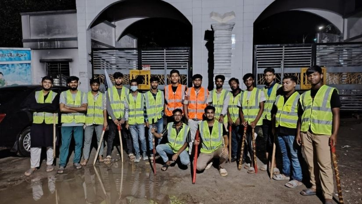 নিরাপদ সড়ক আন্দোলনের মহড়া