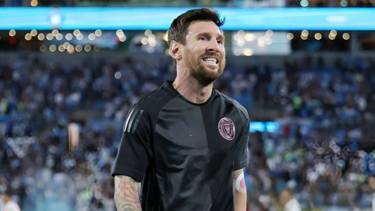 পেনাল্টি মিসের পর মেসি