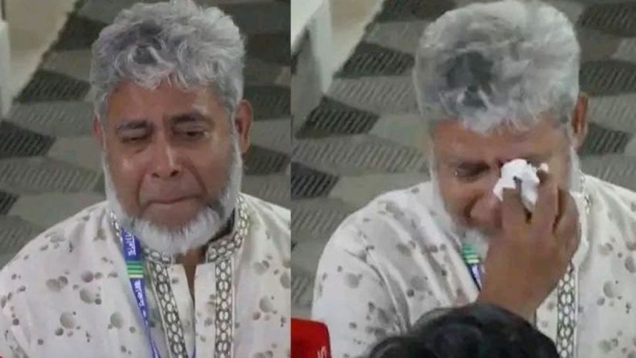 জাবির অধ্যাপক ড. খন্দকার লুৎফুল এলাহী আনন্দে কেঁদে ফেলেন