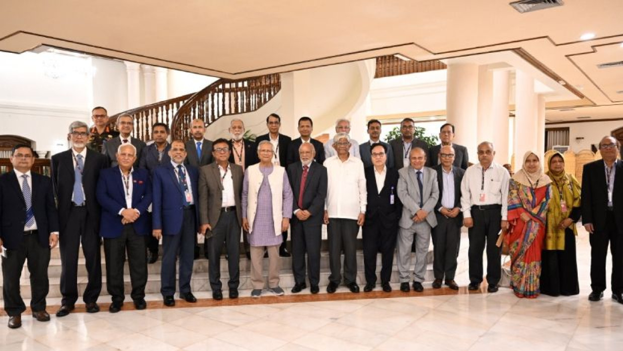 প্রধান উপদেষ্টার সঙ্গে সাক্ষাৎ