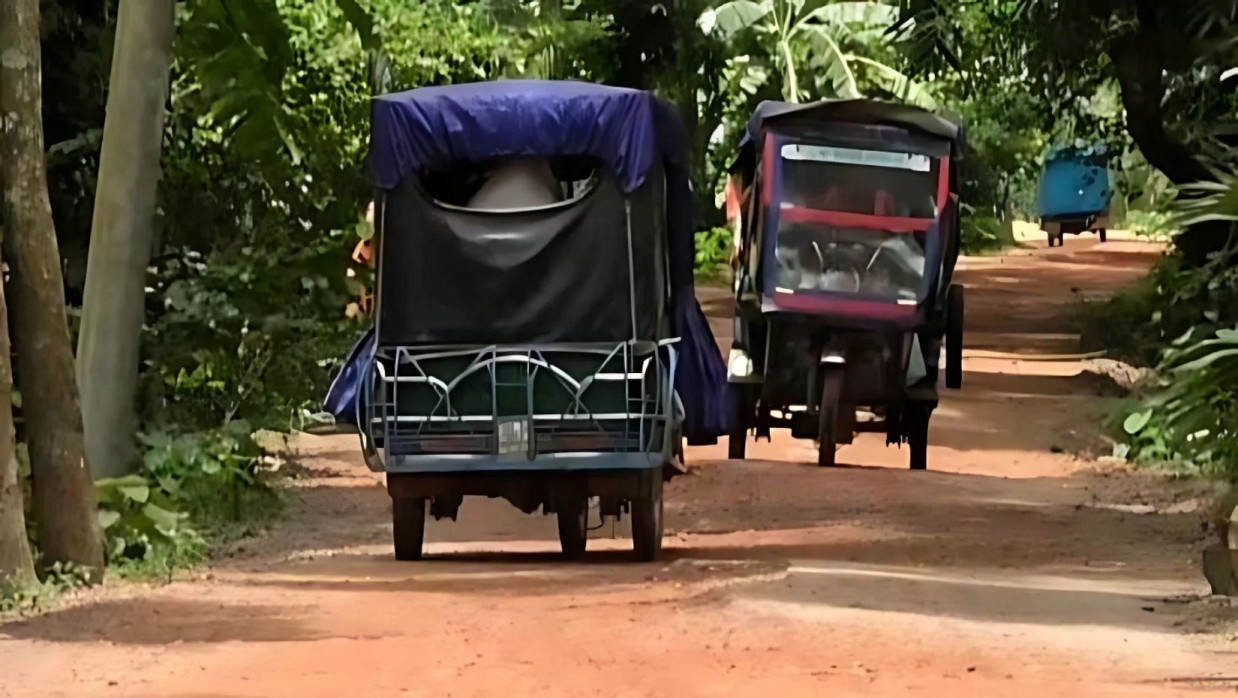 সড়কে নেই সংস্কারের ছোঁয়া
