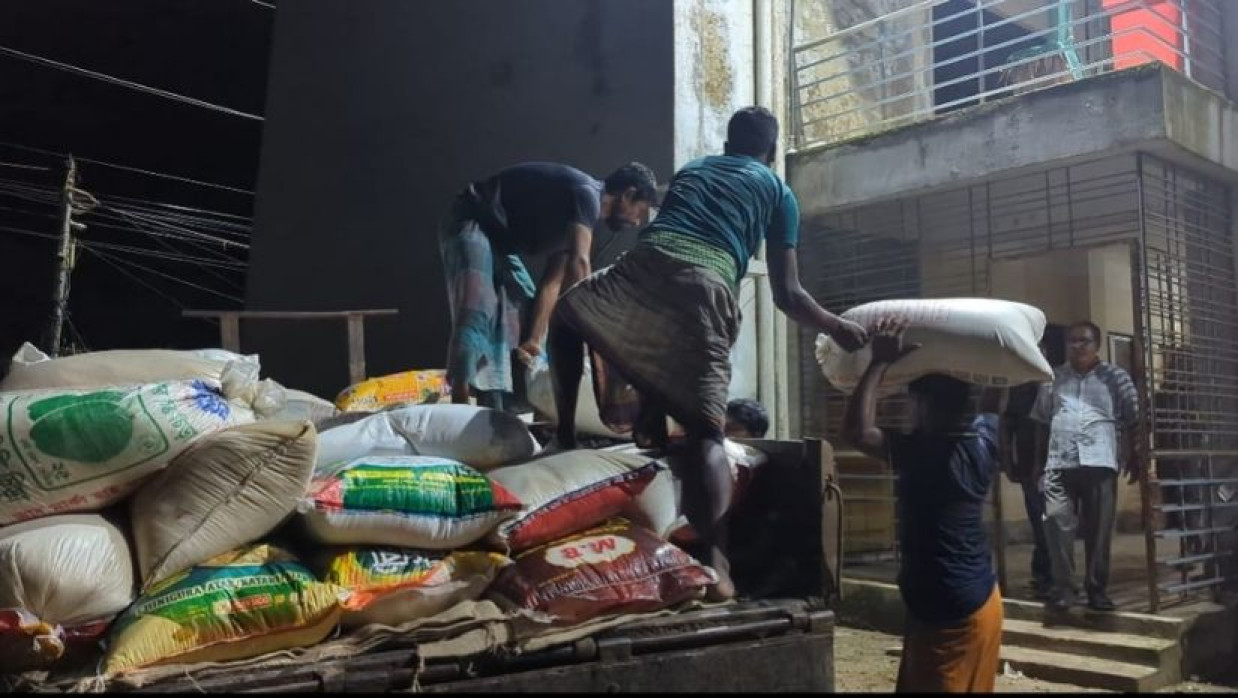 খাদ্যবান্ধব কর্মসূচির সরকারি চাল জব্দ, আটক ২ 