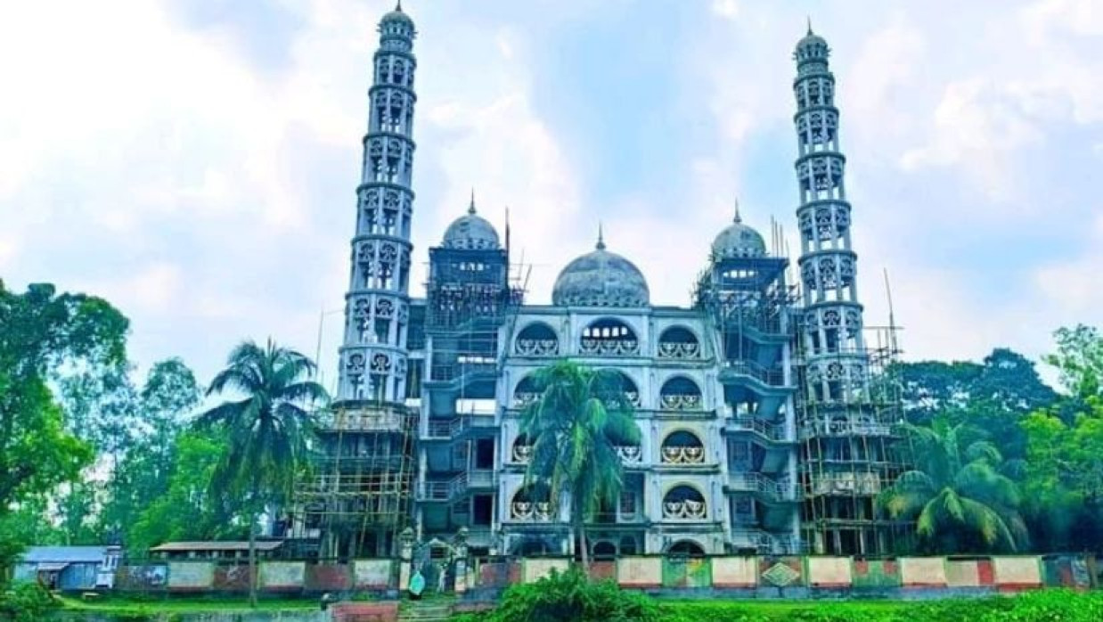 ঐতিহাসিক বারদুয়ারী মসজিদ