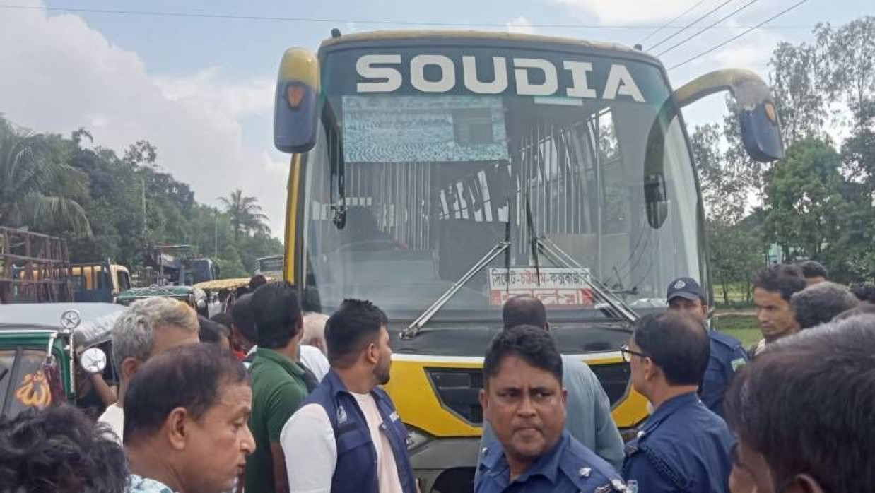 মা-ছেলেকে চাপা দেওয়া সৌদিয়া পরিবহনের বাস