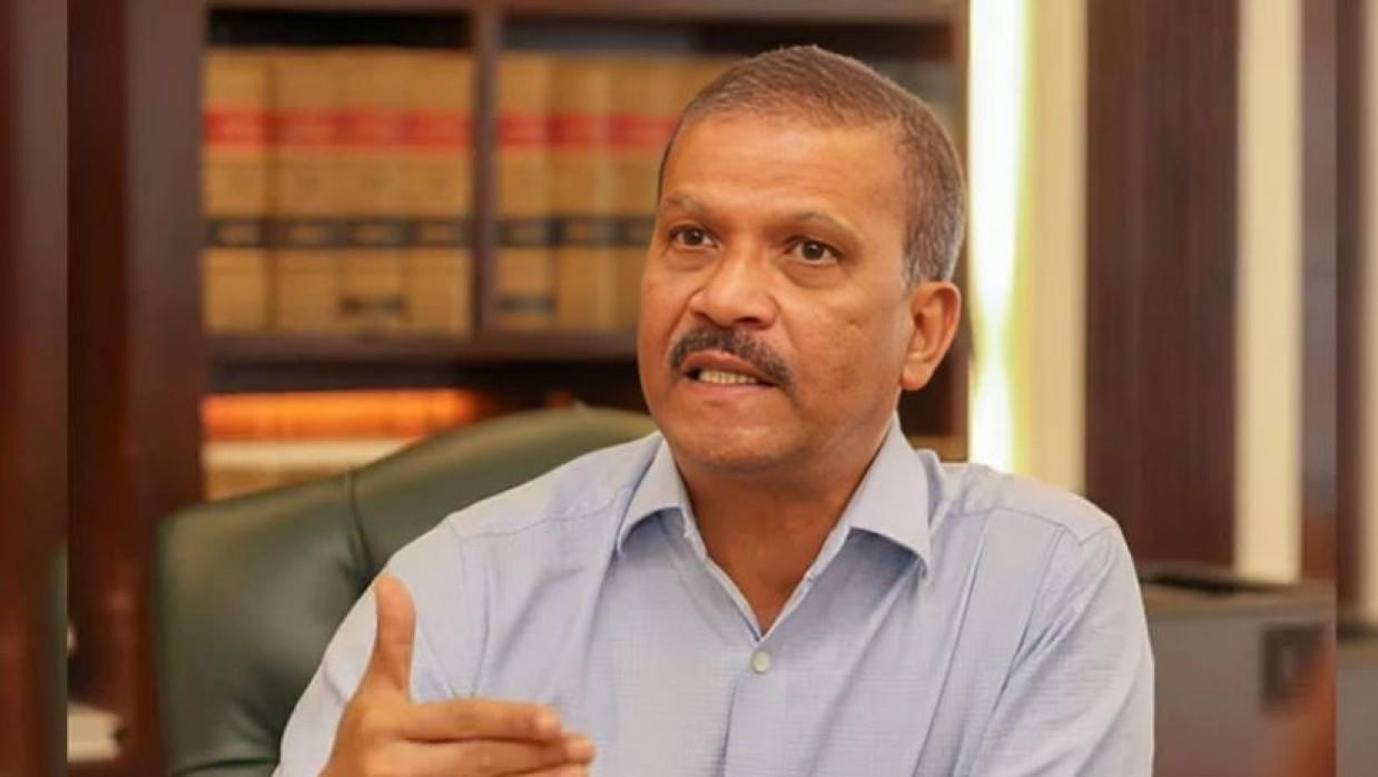 উপদেষ্টা আসিফ নজরুল