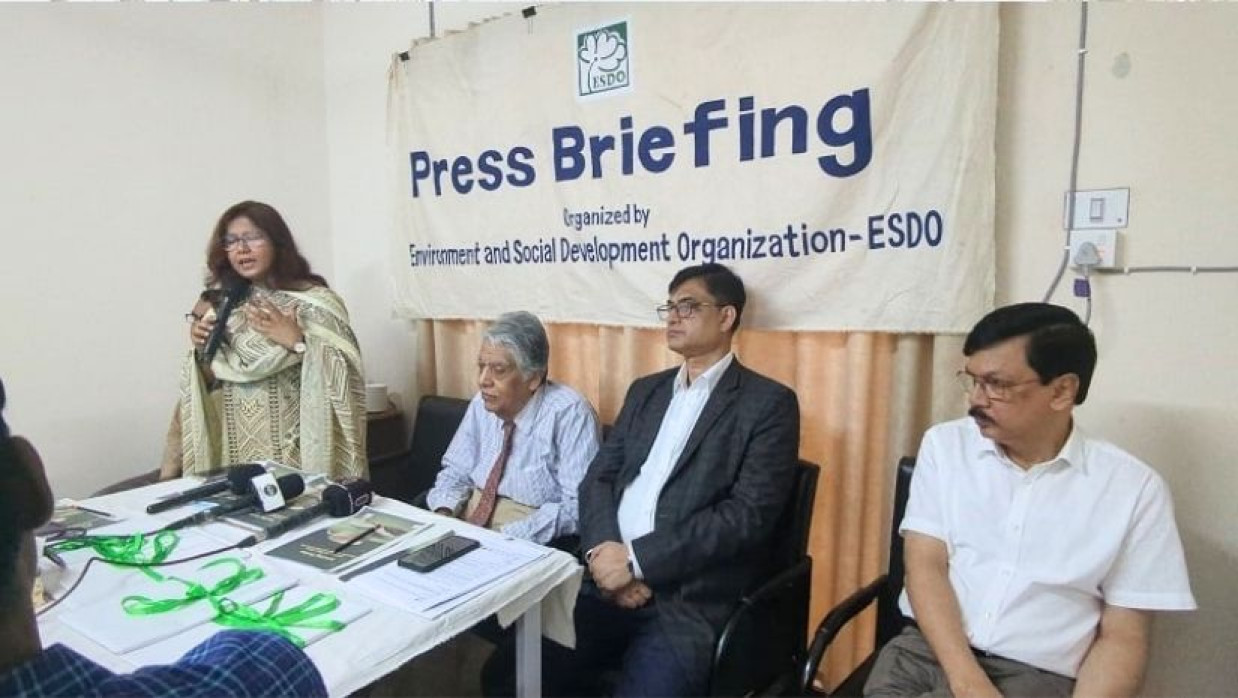 এসডোর সংবাদ সম্মেলন