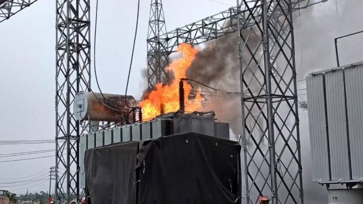 সাতক্ষীরা পাওয়ার গ্রিডে অগ্নিকাণ্ড, দুই ঘণ্টা বিদ্যুৎ বিচ্ছিন্ন ছিল পুরো জেলা