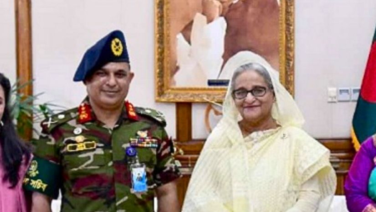 শেখ হাসিনা ও মেজর জেনারেল কবীর আহাম্মদ