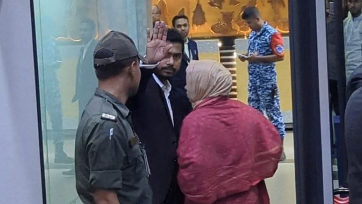 চিকিৎসার জন্য সিঙ্গাপুরের পথে নুরুল হক নুর