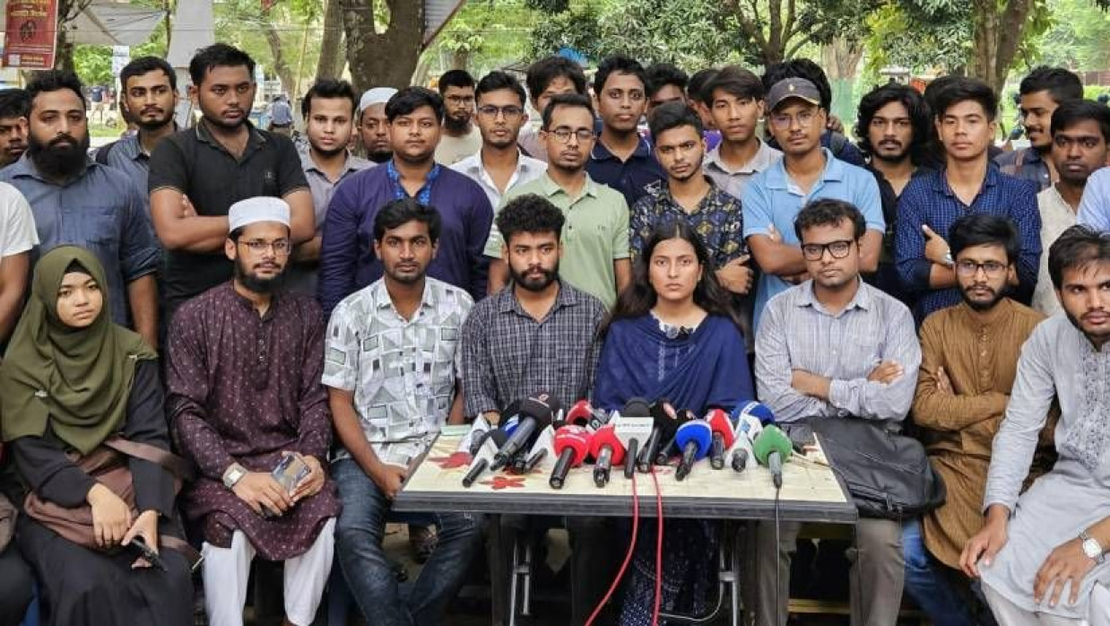 চারটি স্বতন্ত্র প্যানেলের সংবাদ সম্মেলন