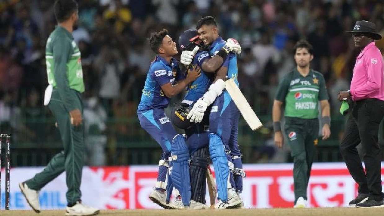 পাকিস্তান ও শ্রীলঙ্কার বাঁচা-মরার ম্যাচ আজ