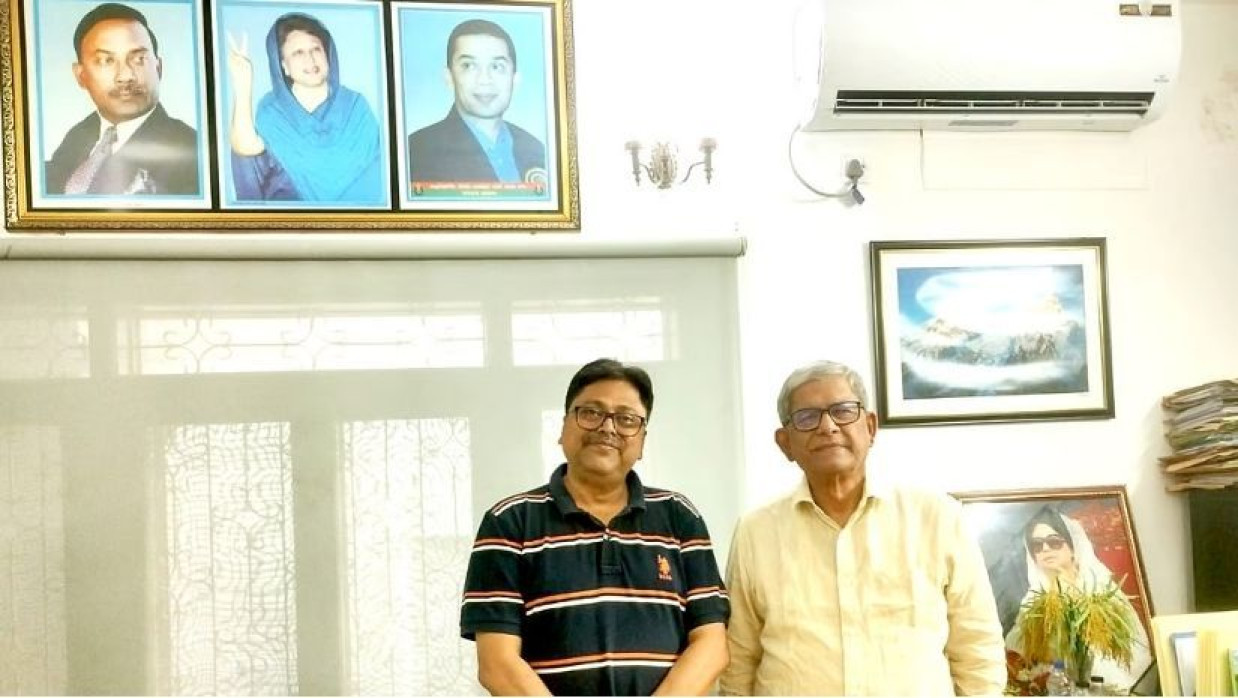 বিএনপির মহাসচিব মির্জা ফখরুল ইসলাম আলমগীরের সঙ্গে অনমিত্র চট্টোপাধ্যায়