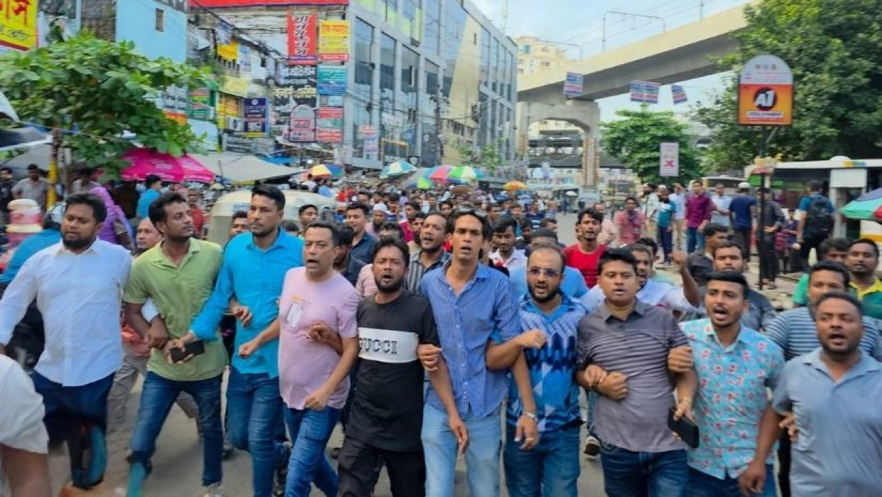 রাজধানীতে আওয়ামী লীগের ঝটিকা মিছিল থেকে গ্রেপ্তার ২৪৪