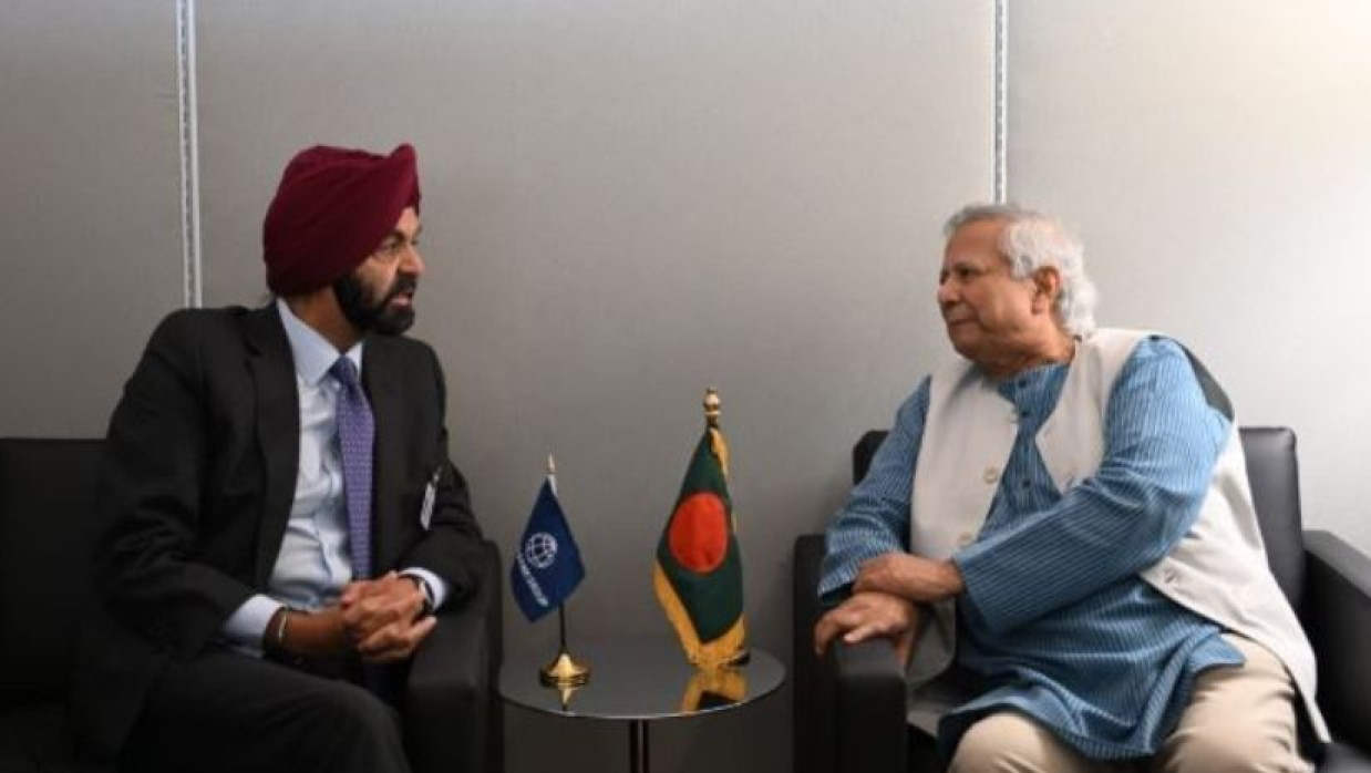 বৈঠকে ড. মুহাম্মদ ইউনূসের সঙ্গে বিশ্বব্যাংকের প্রেসিডেন্ট অজয় বঙ্গা