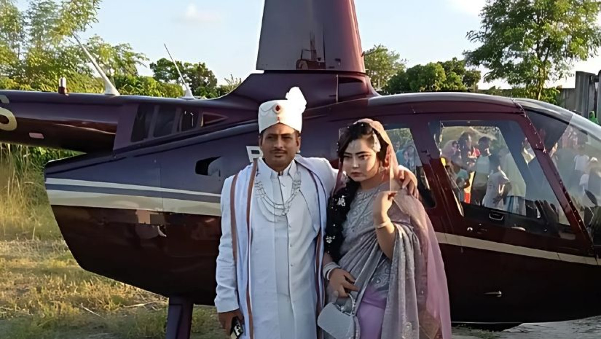 হেলিকপ্টারে নব-দম্পতি 