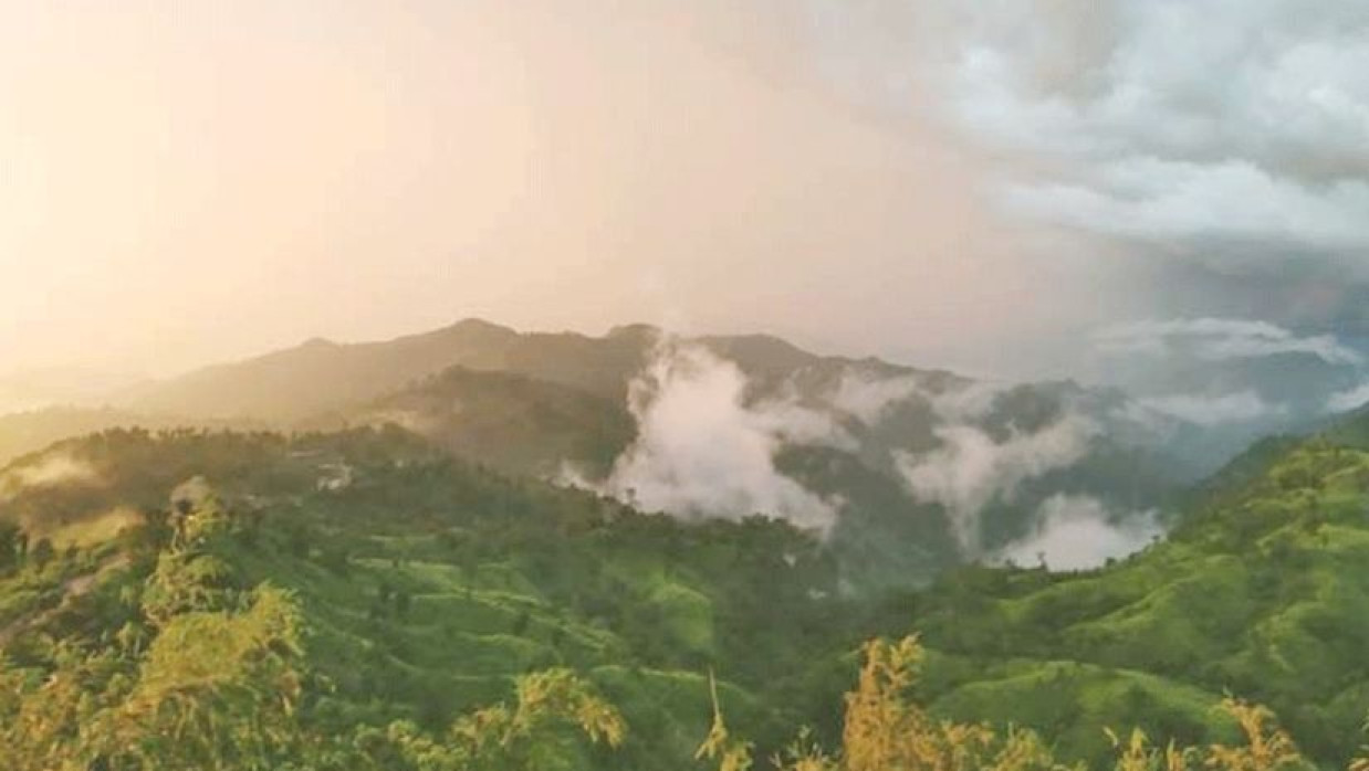 বান্দরবানের রুমা উপজেলার কেওক্রাডং পাহাড়চূড়া