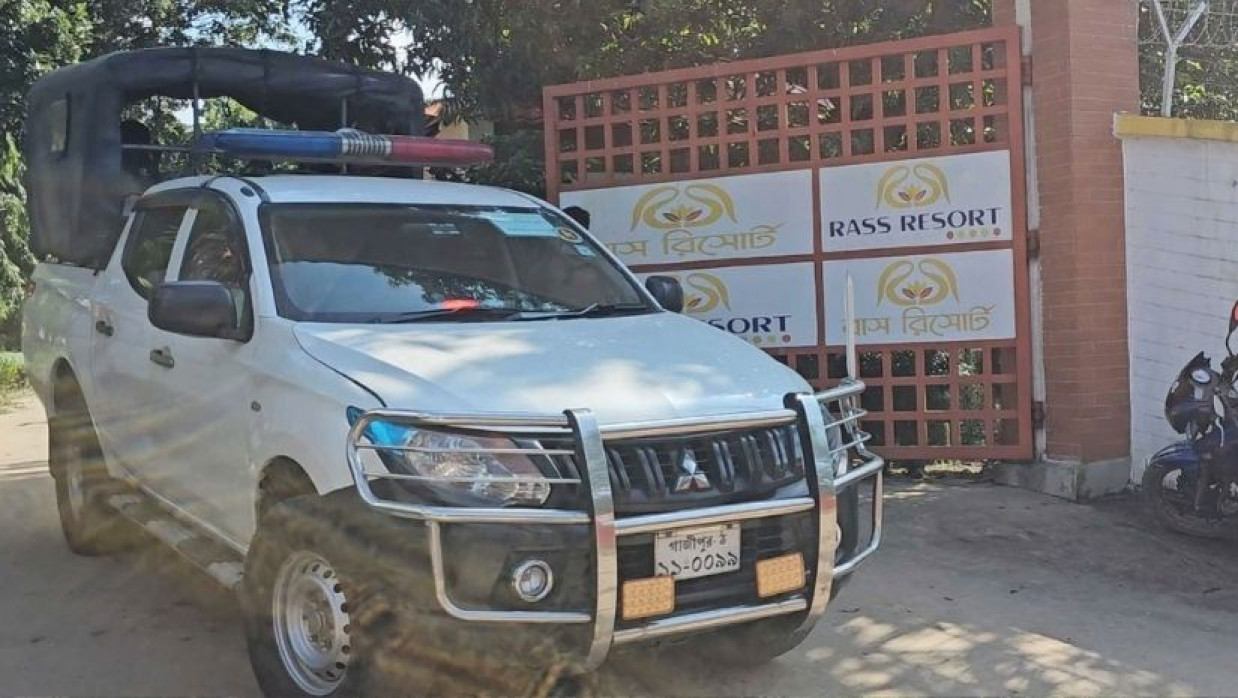  রিসোর্টে প্রশাসনের অভিযান