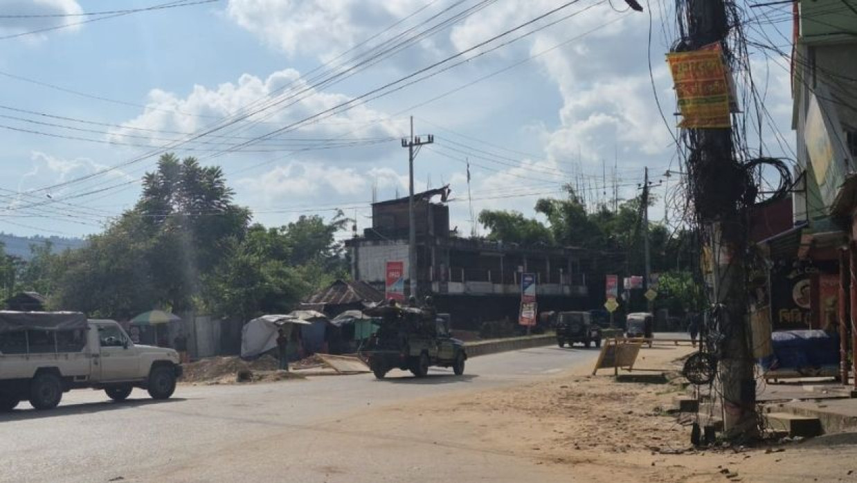 আইনশৃঙ্খলা রক্ষাকারী বাহিনীর কঠোর অবস্থান