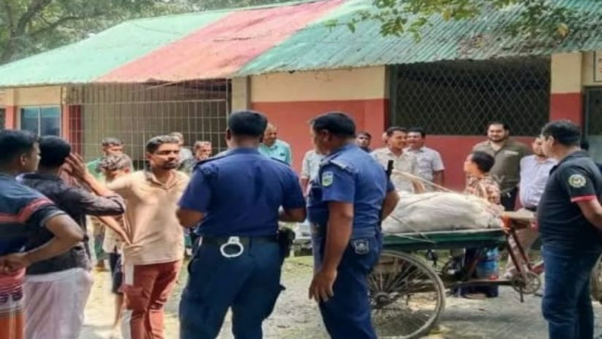 মরা মুরগি হোটেলে সরবরাহের সময় জব্দ, দুইজনকে জরিমানা