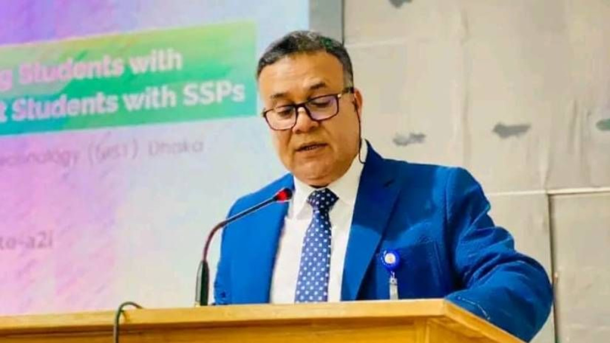 কর্মশালায় বক্তব্য দিচ্ছেন জাতীয় বিশ্ববিদ্যালয়ের ভিসি প্রফেসর ড. এ এস এম আমানুল্লাহ