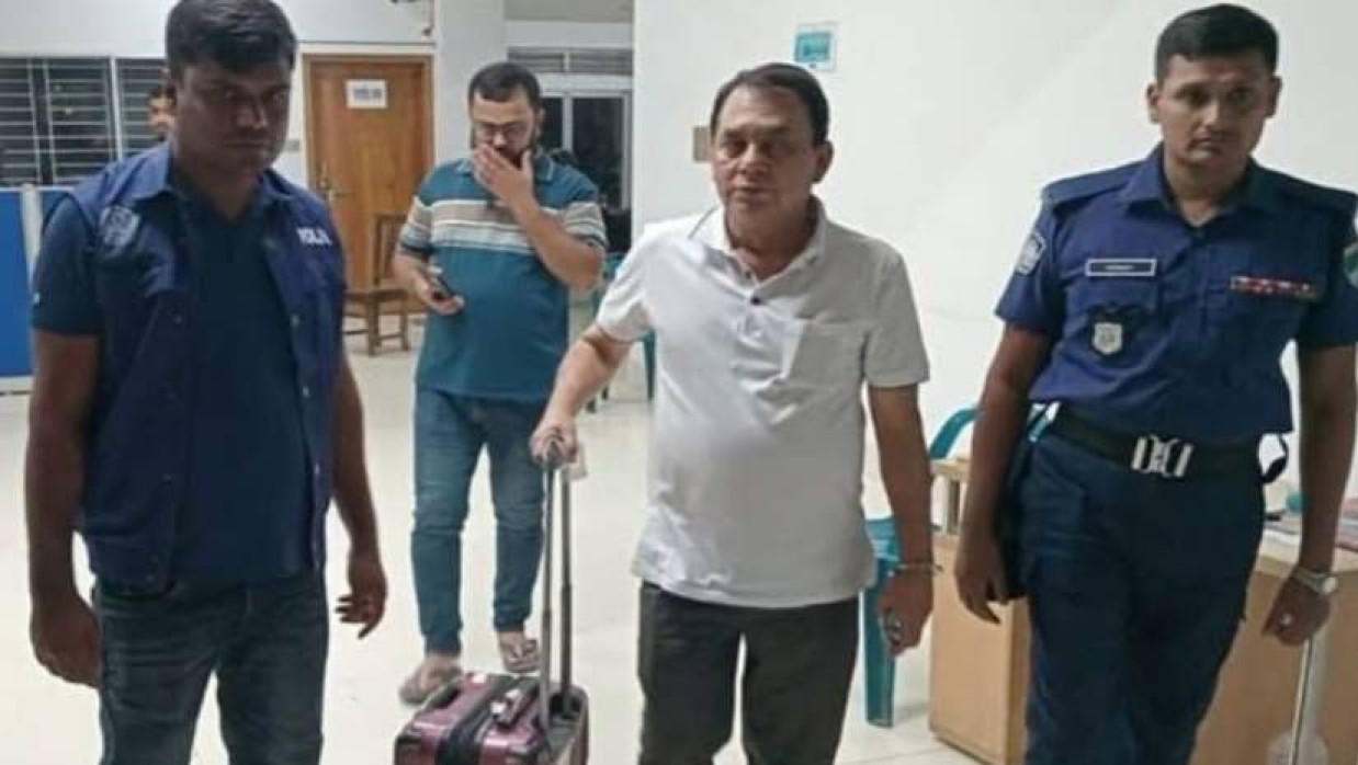 গ্রেপ্তার এস এম মুনির হিটলা