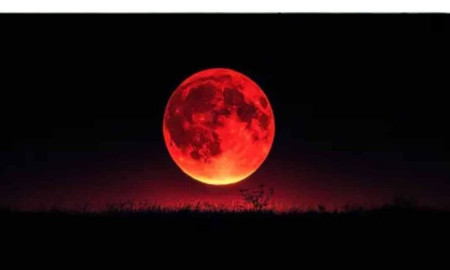 পূর্ণগ্রাস চন্দ্রগ্রহণ আগামীকাল