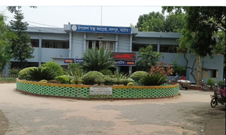 নাটোরে খাসপুকুর দখল নিয়ে বিএনপির দুই গ্রুপের সংঘর্ষে আহত ৪