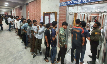 ছাত্রদল ভোট বর্জনের পরেও ভোট দিয়েছেন শিক্ষার্থীরা 