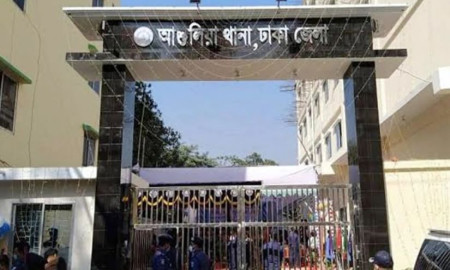 আশুলিয়ায় স্বামী-স্ত্রী ও শিশুকন্যার মরদেহ উদ্ধার