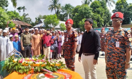 রাষ্ট্রীয় মর্যাদায় ফায়ার ফাইটার শামীমকে দাফন 