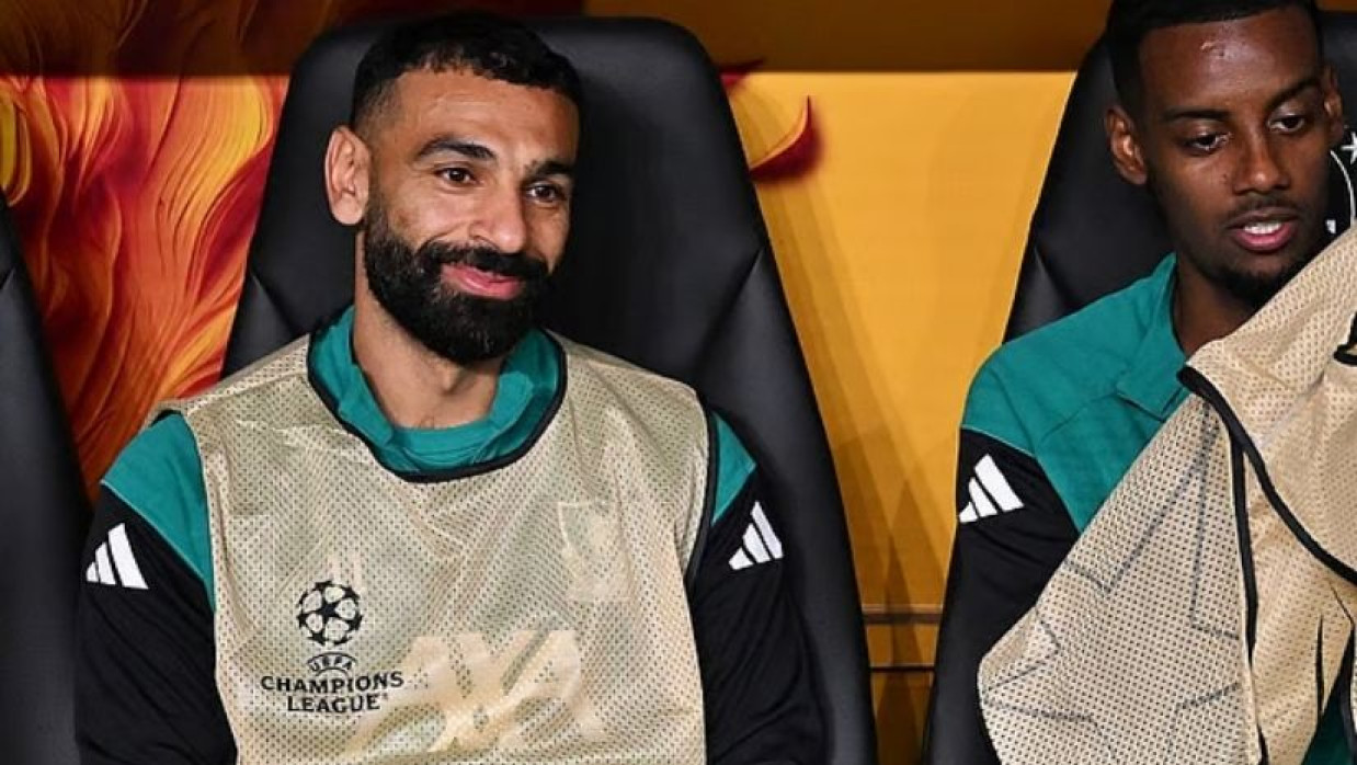 সাইড বেঞ্চে সালাহ 