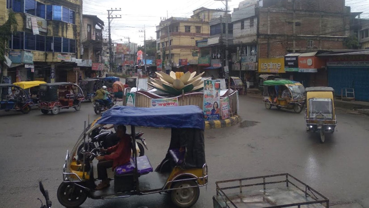 খাগড়াছড়ির একটি ব্যস্ত এলাকায়