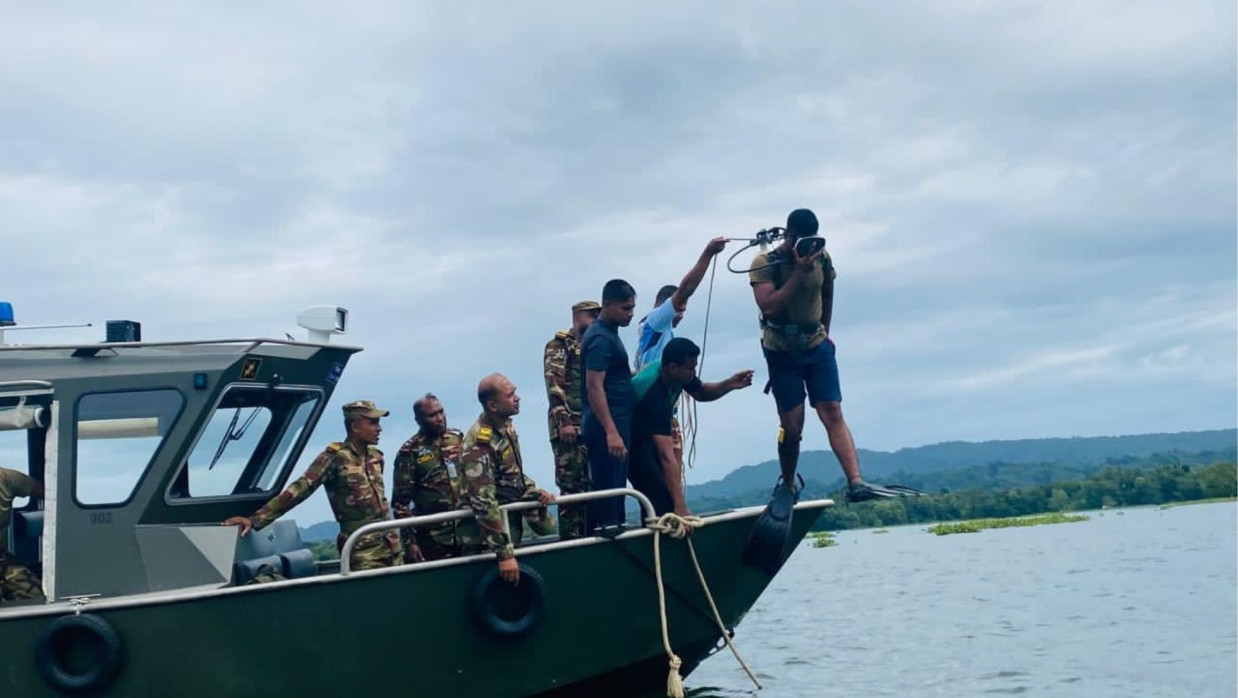 নিখোঁজ দুই জনের সন্ধানে তল্লাশি চালাচ্ছে সেনাবাহিনী ও ডুবুরি দল