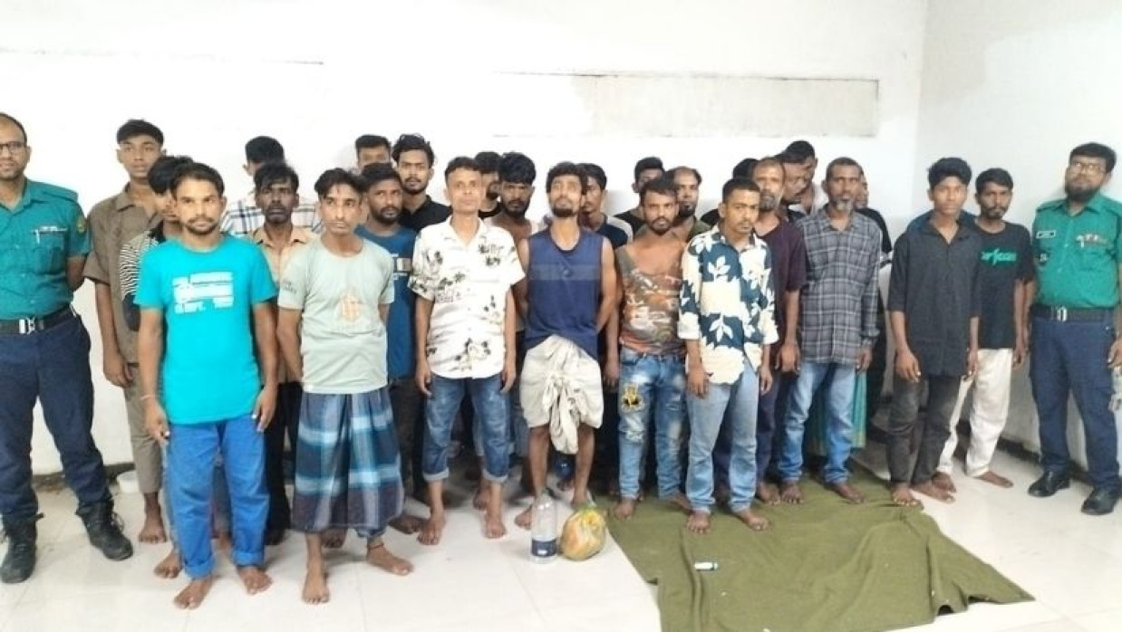 পুলিশের বিশেষ অভিযানে গ্রেফতার ২৯ 