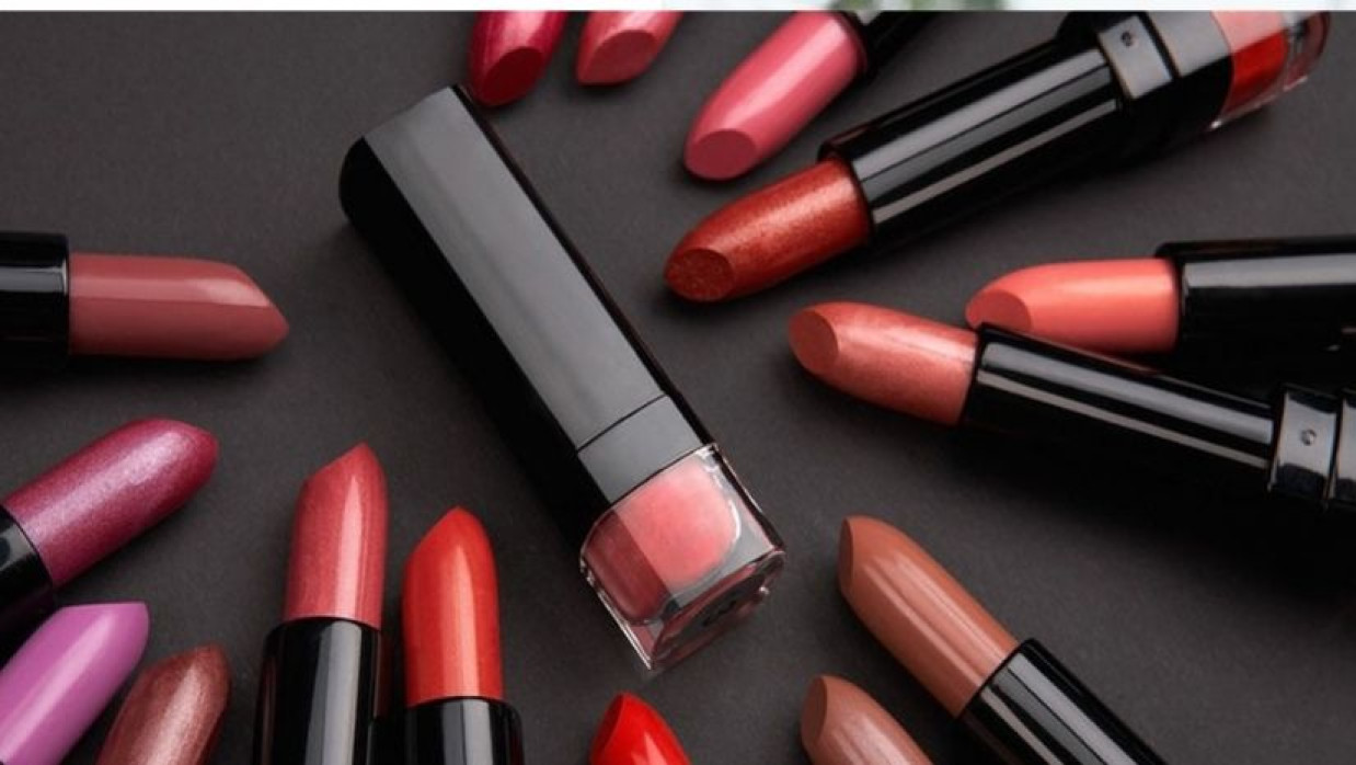 লিপস্টিক ব্যবহারের ক্ষতিকারক দিক 