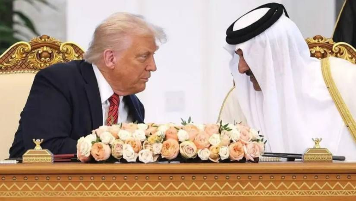 কাতারের আমিরের সঙ্গে ডোনাল্ড ট্রাম্প