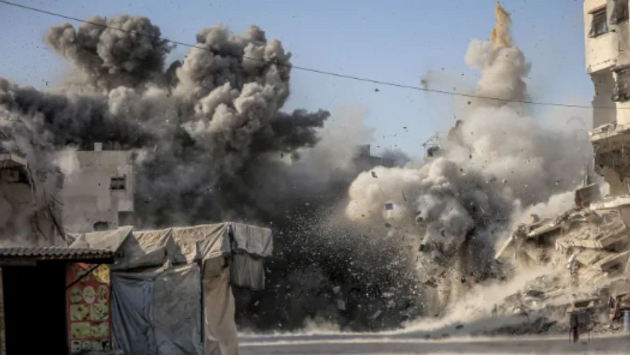 গাজায় বোমাবর্ষণ ইসরায়েলের