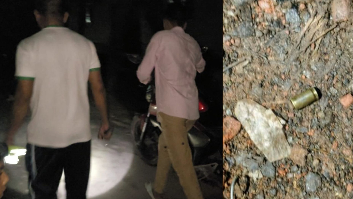 গোলাগুলির পর গুলির শেল পড়ে থাকতে দেখা যায়