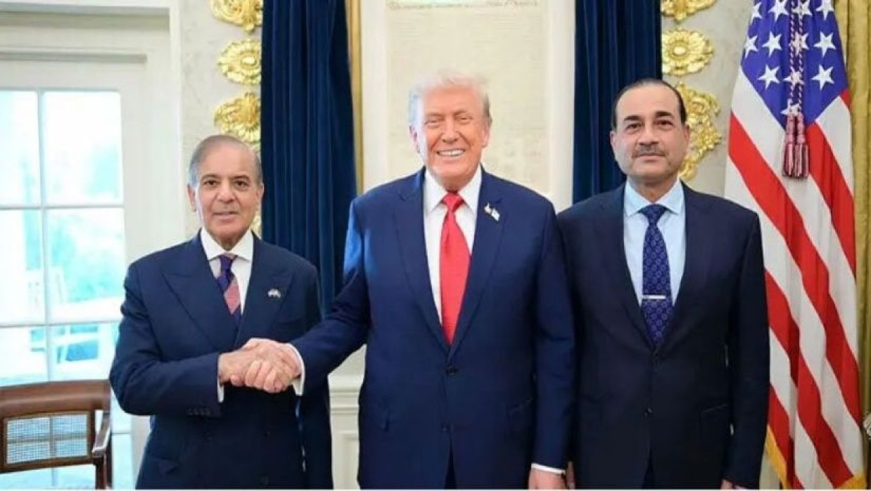 পাক প্রধানমন্ত্রী, ট্রাম্প, আসিম মুনির