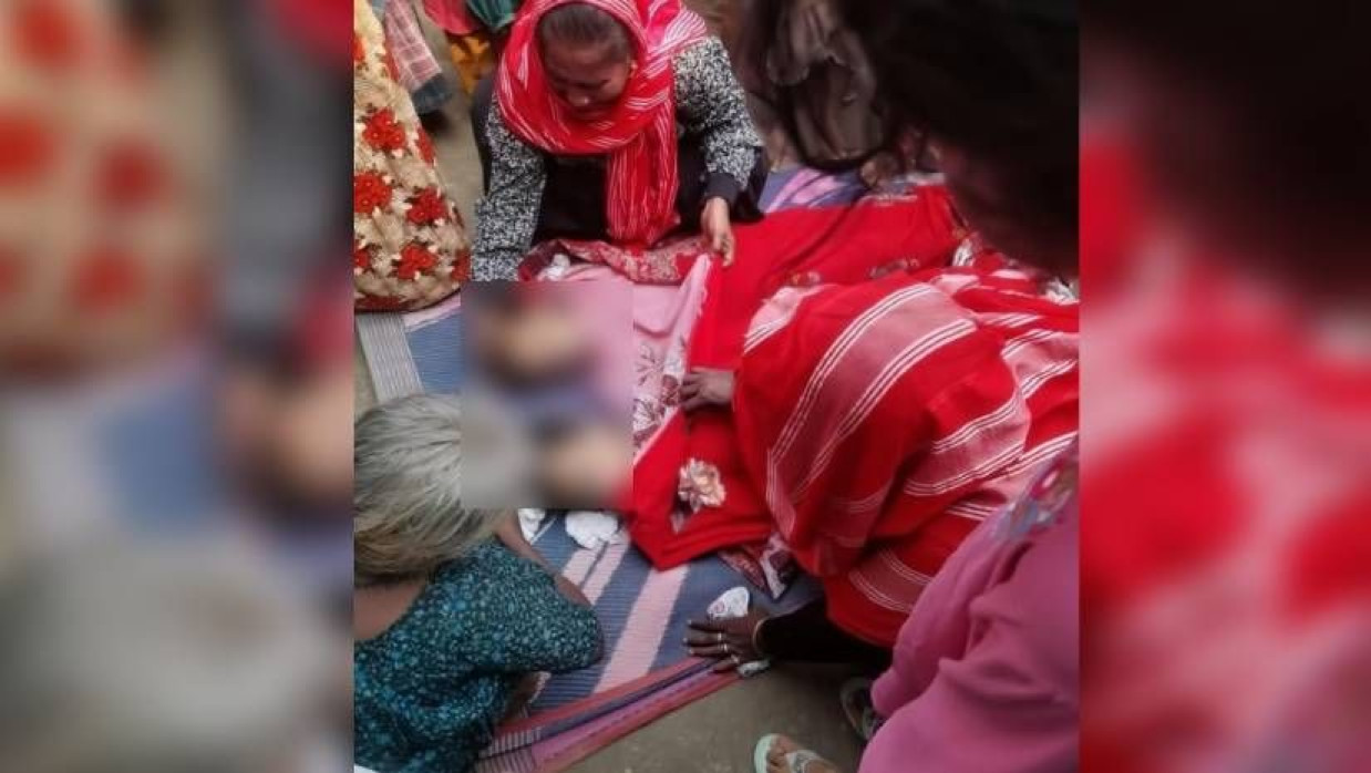 শিশুদের মরদেহ ঘিরে স্বজনদের আহাজারি