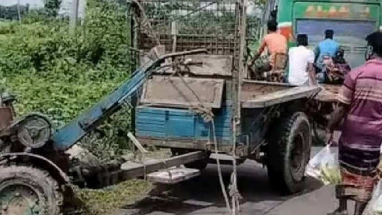 দুর্ঘটনাকবলিত ট্রলি