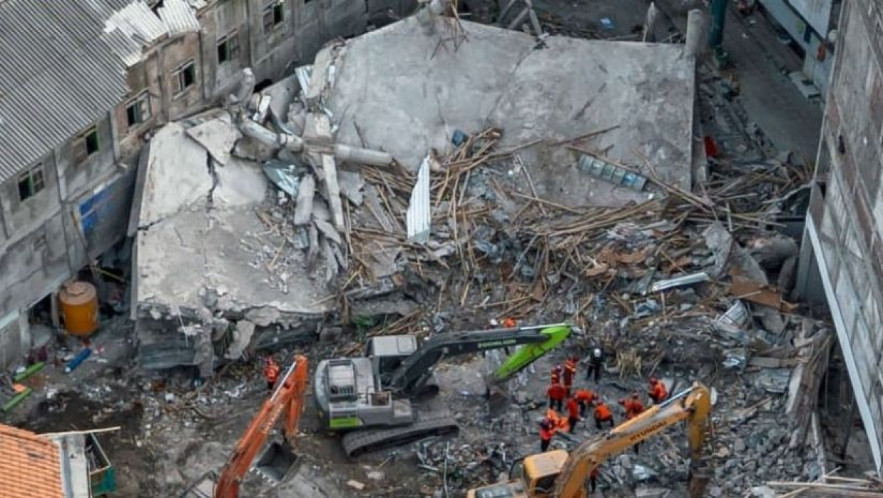 ধ্বংসস্তূপে পরিণত ইসলামিক বোর্ডিং স্কুল 