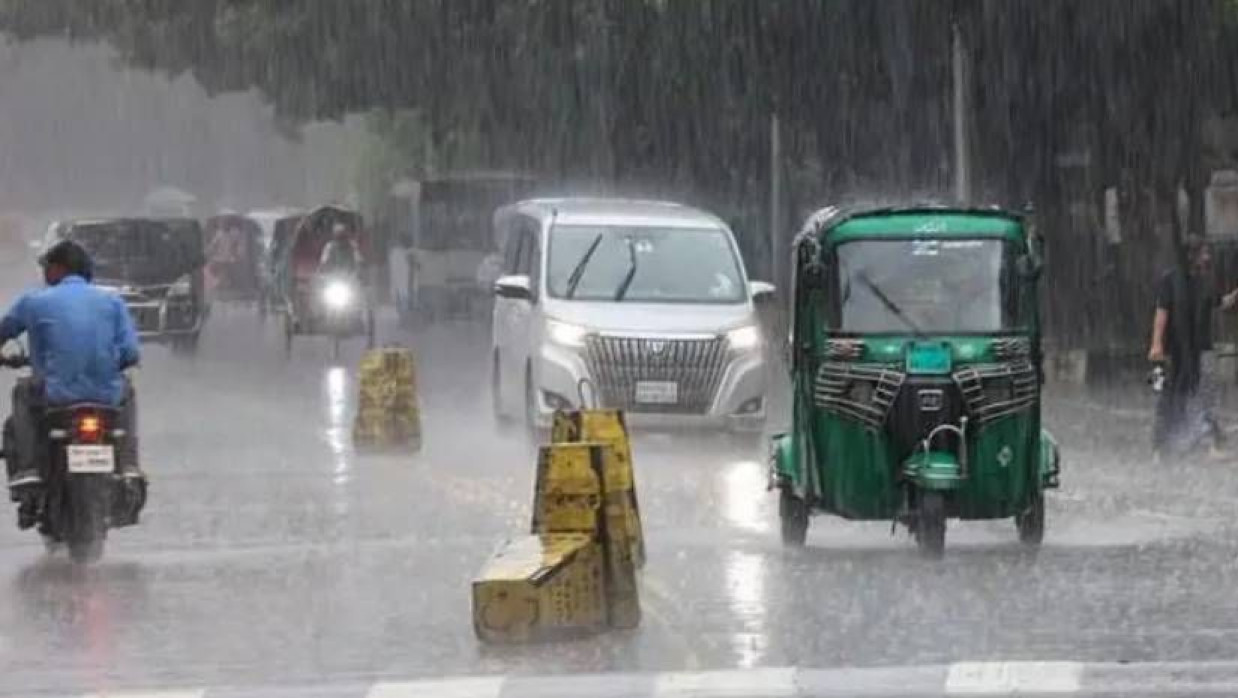 অক্টোবর মাসে বৃষ্টি অস্বাভাবিক ঘটনা নয় বলে জানাচ্ছেন আবহাওয়াবিদরা