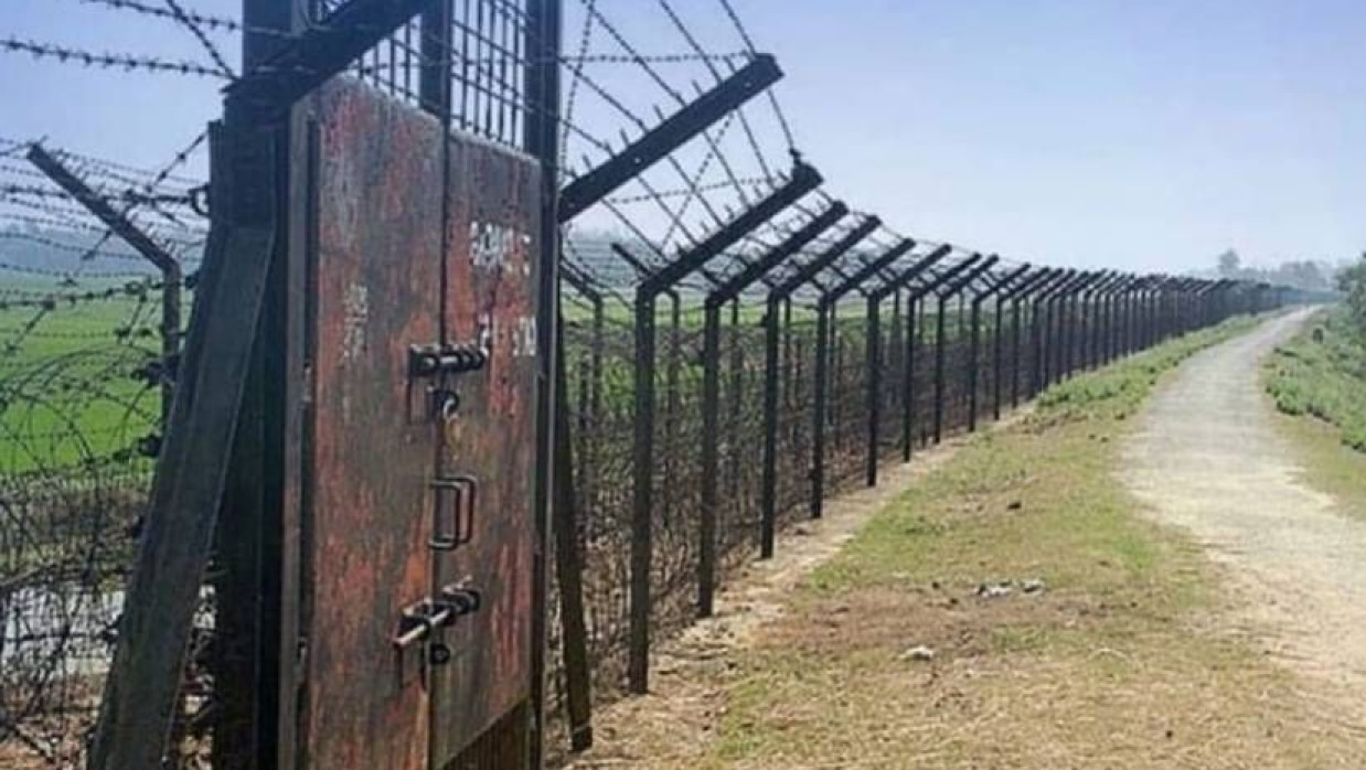 বাংলাদেশ-ভারত সীমান্তে কাঁটাতারের বেড়া