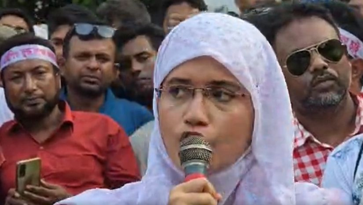 কথা বলছেন সামান্তা শারমিন